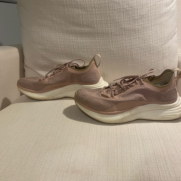 APL Streamline Women’s Running Sneakers SZ 8.5 - Picture 2 of 4